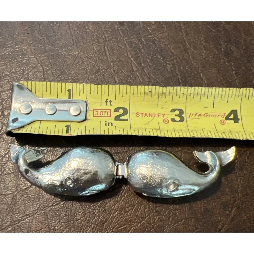 Whale Belt Buckle Small Interlocking Silver Tone Unbranded